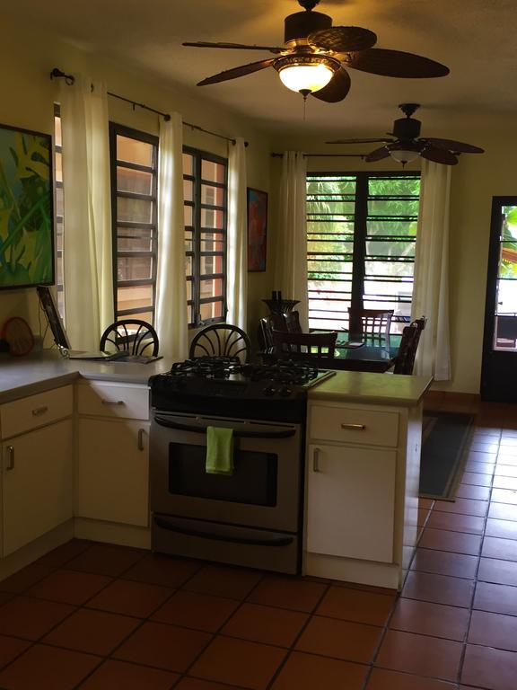 Tres Palmas Inn And Villas รินกอน ภายนอก รูปภาพ