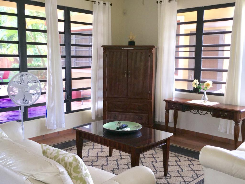 Tres Palmas Inn And Villas รินกอน ภายนอก รูปภาพ